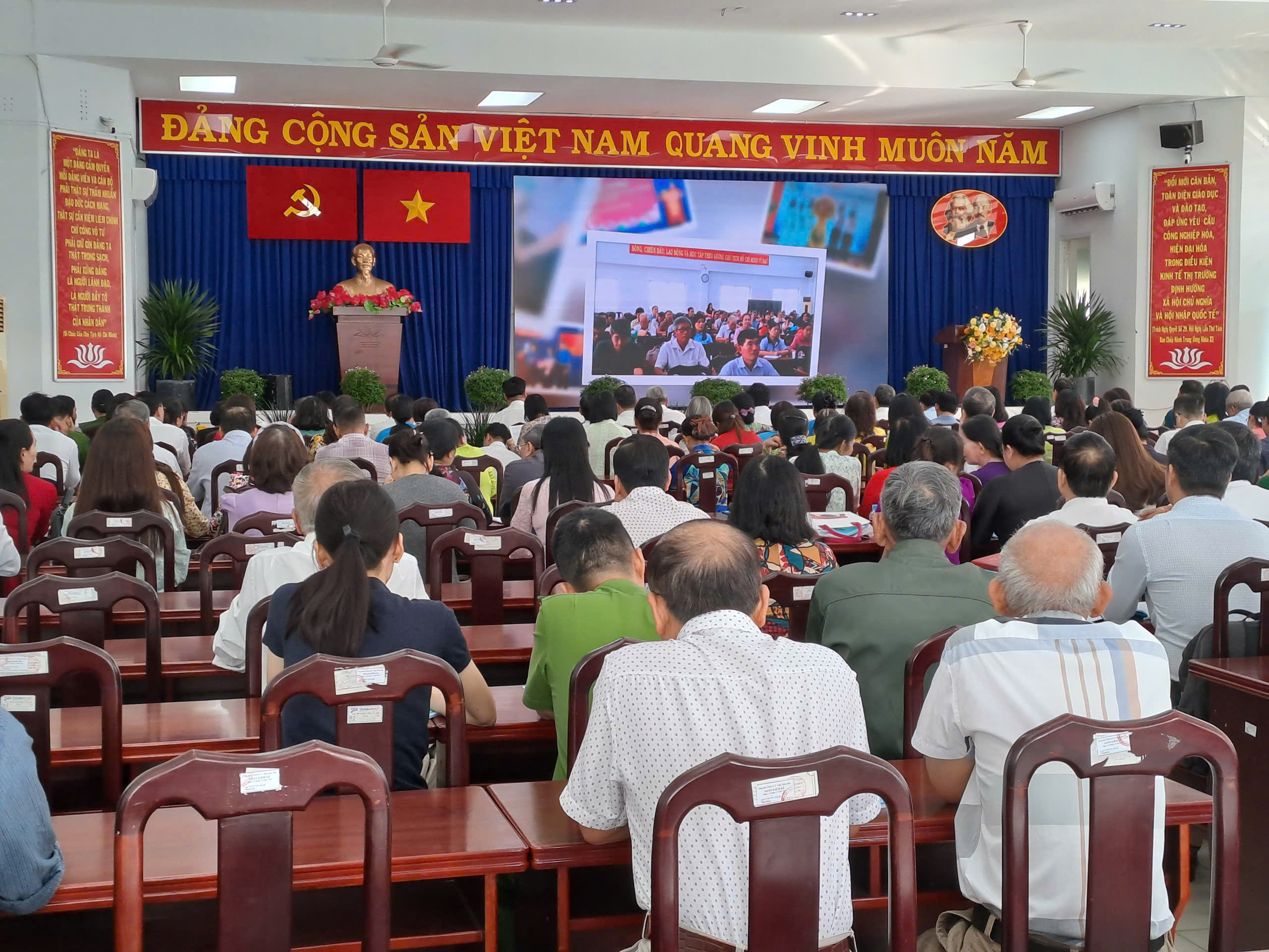 - Ảnh 3. - Ảnh 3.