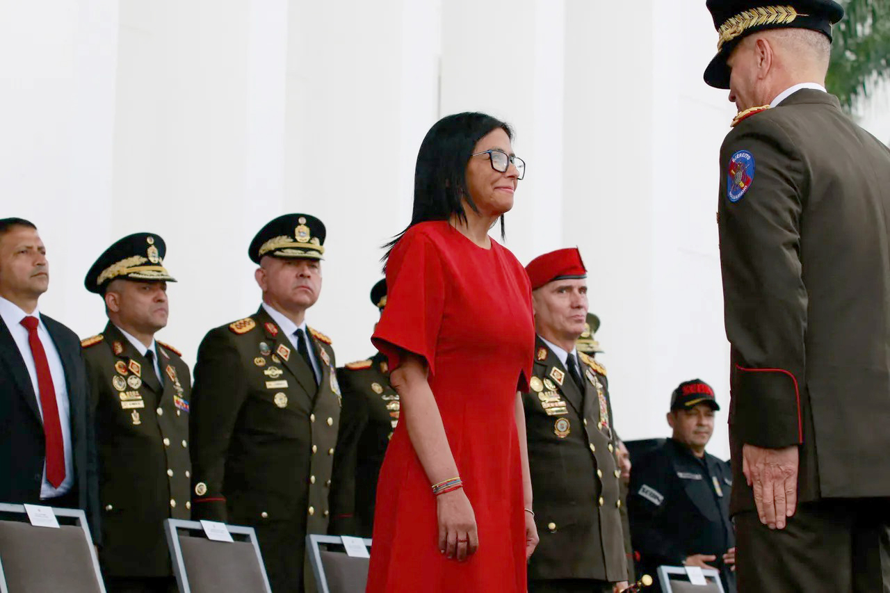 Quân đội và cảnh sát tuyên thệ trung thành với Tổng thống lâm thời Venezuela 1 Quân đội và cảnh sát tuyên thệ trung thành với Tổng thống lâm thời Venezuela - Ảnh 1.