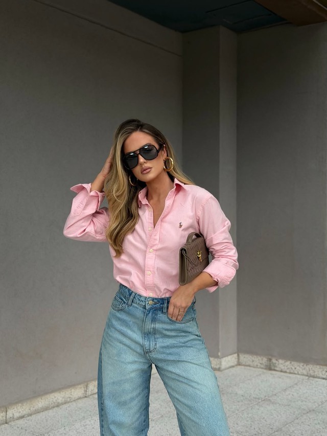 Quần jeans và sơ mi, đẹp xuất sắc để đi chơi và đi làm- Ảnh 1.