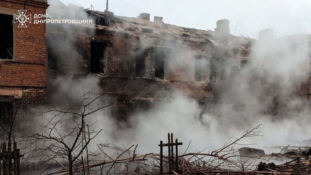 Quê nhà ông Zelensky bị tập kích trong thời gian dài chưa từng có - 1