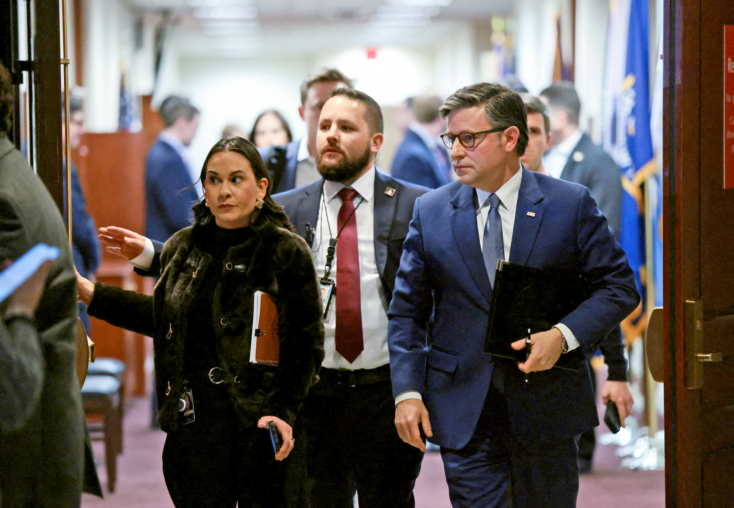 Quốc hội Mỹ có kiểm soát được hành động tiếp theo của ông Trump với Venezuela? 1 Quốc hội Mỹ có kiểm soát được hành động tiếp theo của ông Trump với Venezuela? - Ảnh 1.