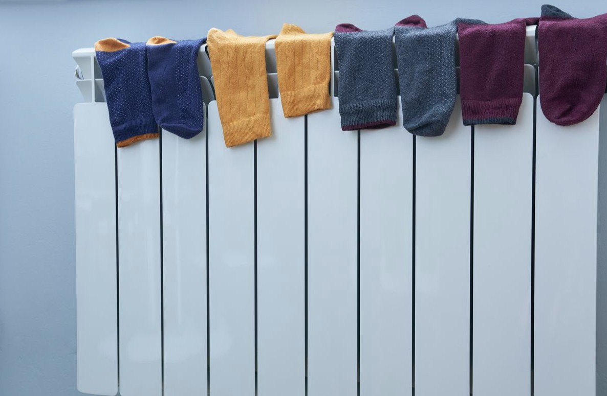 Mùa đông, tuyệt đối không được phơi quần áo ở chỗ này: Rất nhiều người Việt vô tư làm- Ảnh 1.