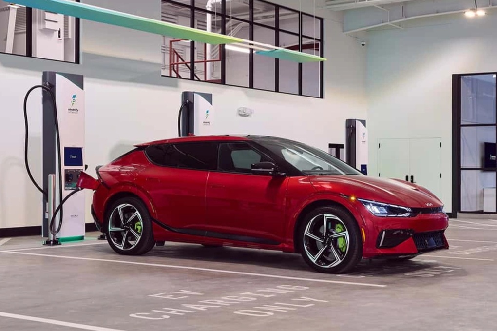 Sạc nhanh công suất cao là nguyên nhân chính khiến pin xe điện xuống cấp - 1