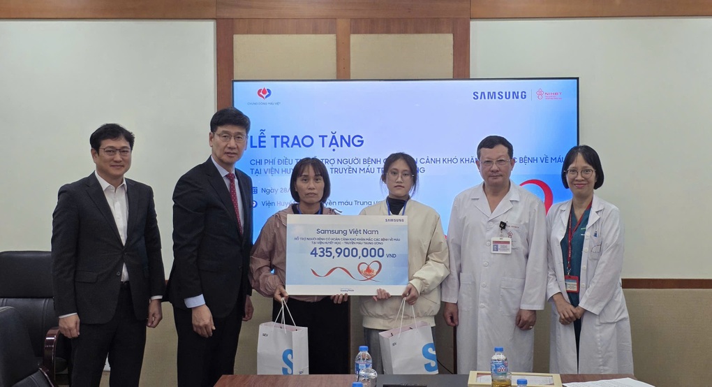 Samsung Việt Nam hỗ trợ chi phí điều trị  cho bệnh nhân mắc các bệnh về máu - 1