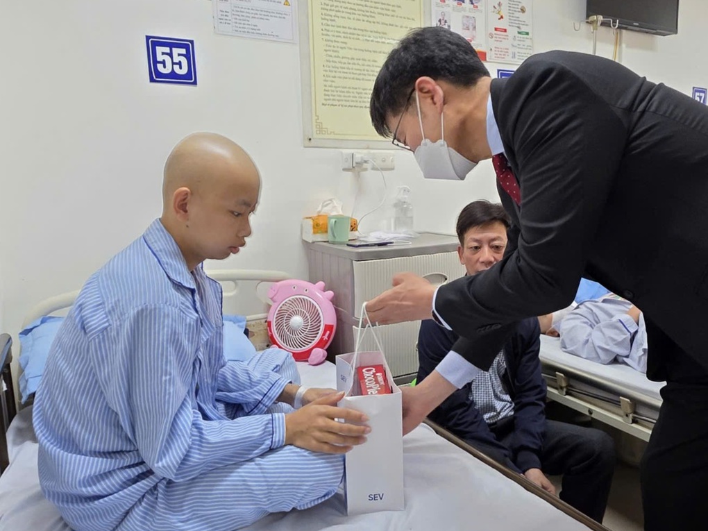 Samsung Việt Nam hỗ trợ chi phí điều trị  cho bệnh nhân mắc các bệnh về máu - 2