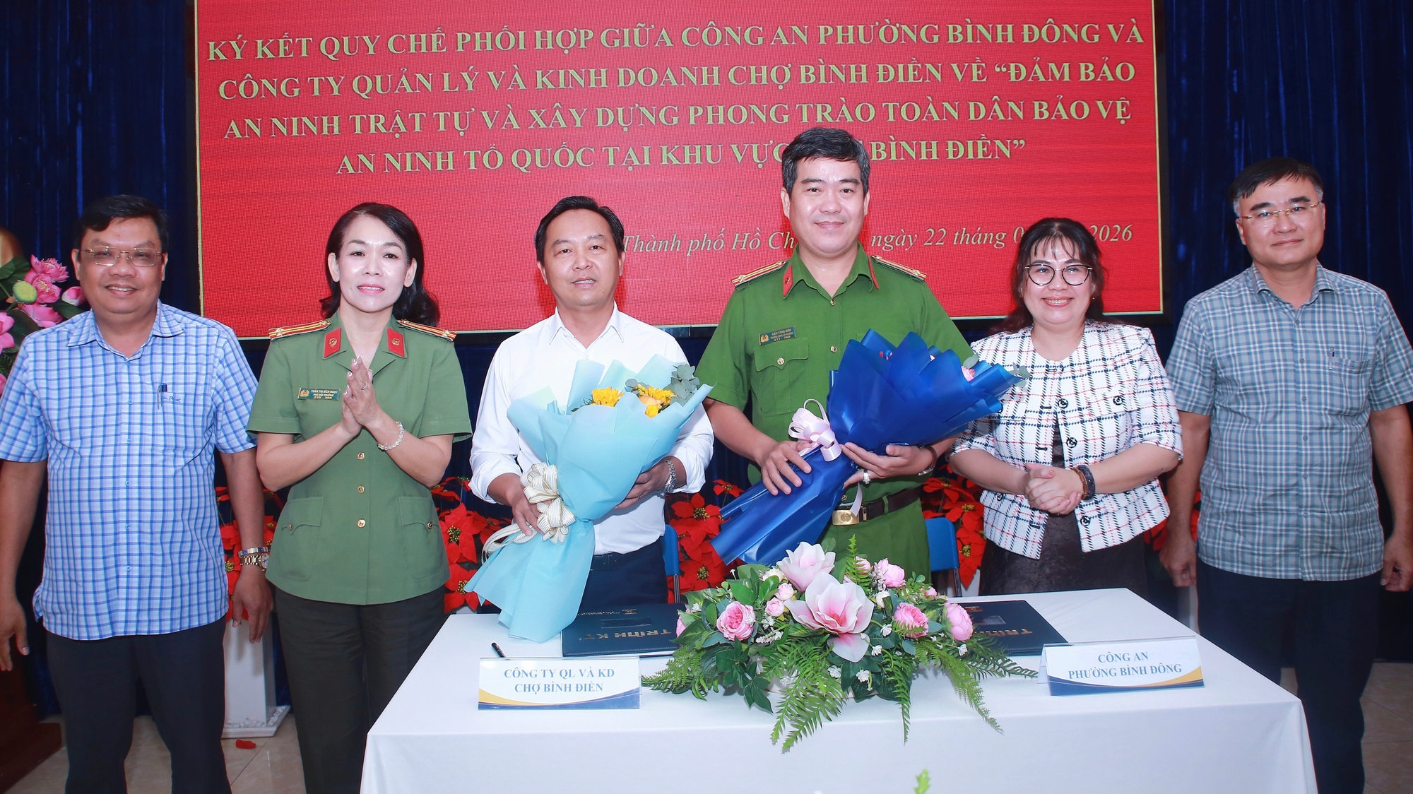 Sẵn sàng trấn áp tội phạm, xử lý buôn bán tự phát tại chợ đầu mối lớn nhất cả nước - Ảnh 1.