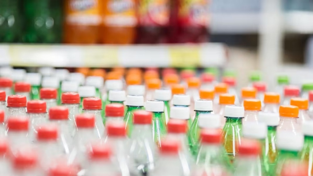 Singapore cấp tiền hỗ trợ hãng đồ uống trước giờ G luật tái chế - 1
