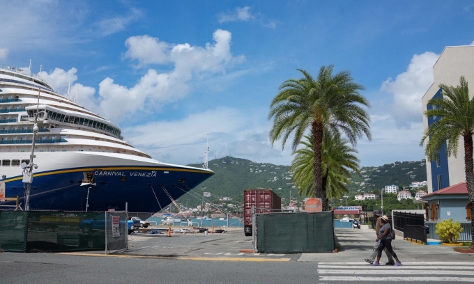 Một tàu du lịch cập cảng St. Thomas, quần đảo Virgin thuộc Mỹ, hồi tháng 10/2025. Ảnh: Reuters