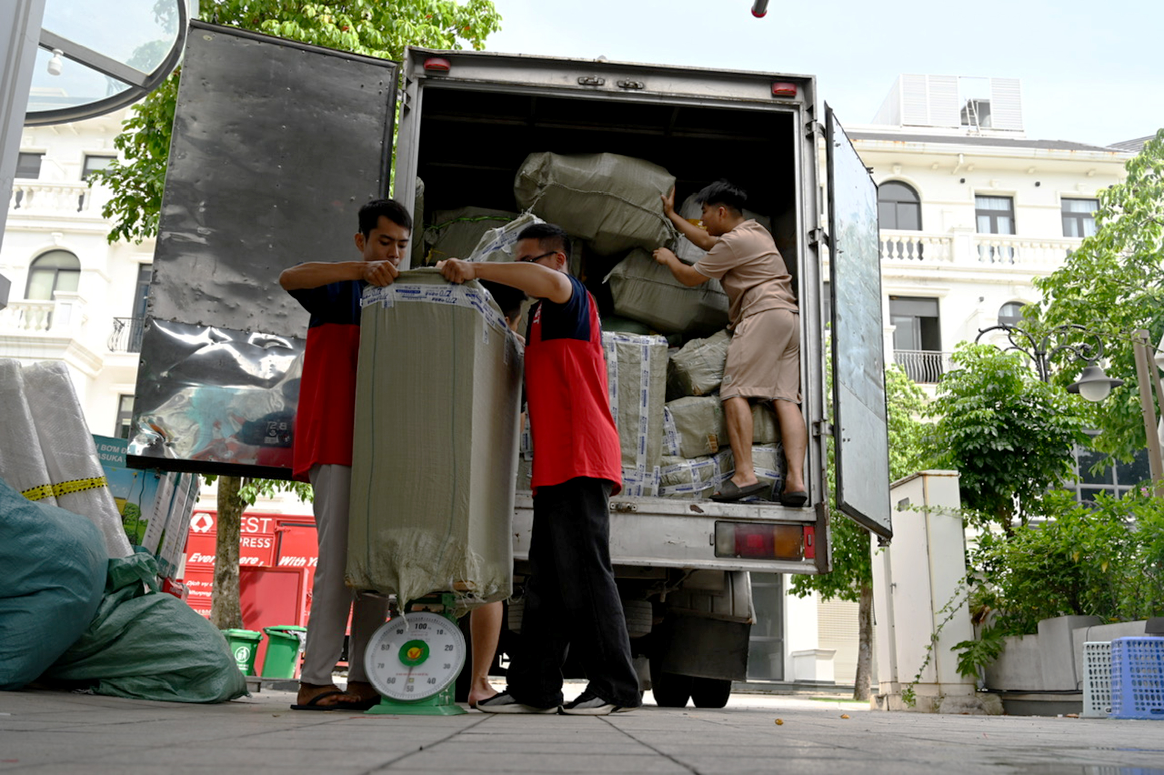 giao hàng tết - Ảnh 1.