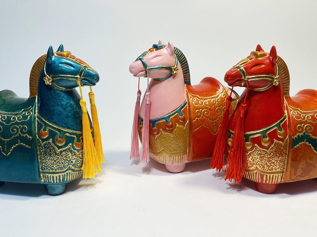 Sôi động thị trường linh vật ngựa cho Tết Bính Ngọ- Ảnh 3.