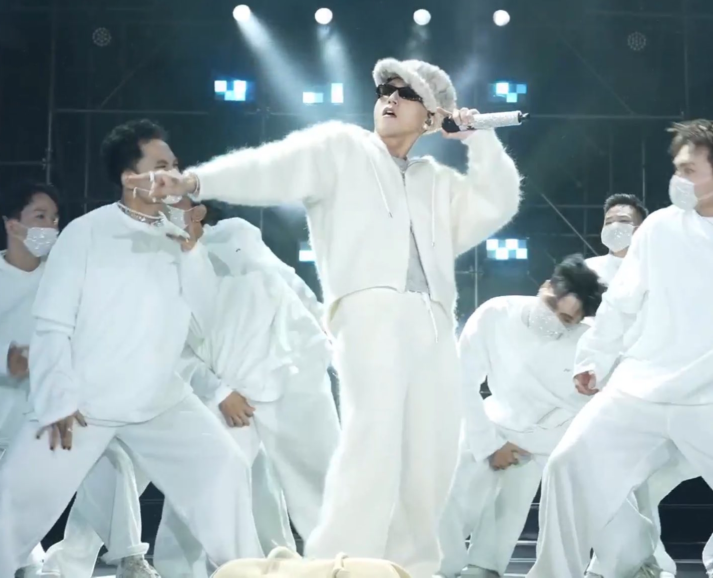 Sơn Tùng M-TP giao diện như lão hoá ngược, tự nhận quay lại 2013 nhưng “cấn” 1 điều- Ảnh 4.