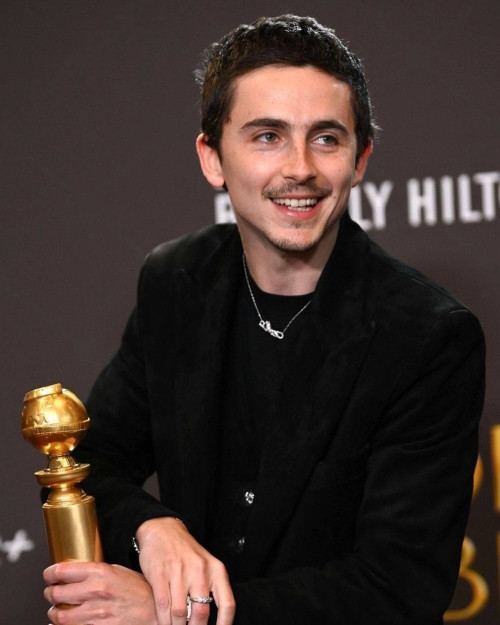 Sức hút của người đàn ông đẹp nhất thế giới vừa thắng Leonardo DiCaprio- Ảnh 1.