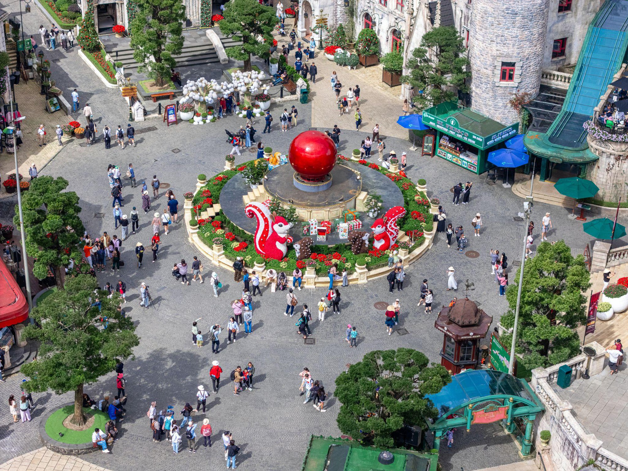 Sun World Ba Na Hills náo nhiệt du khách những ngày đầu năm 2026- Ảnh 1.