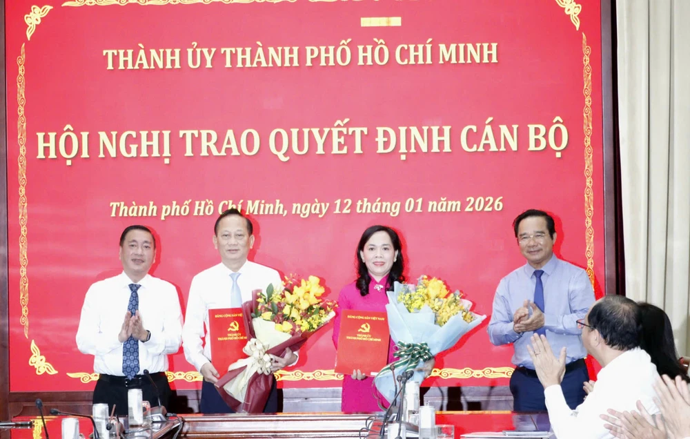 quyet-dinh-can-bo-tphcm 2.jpg