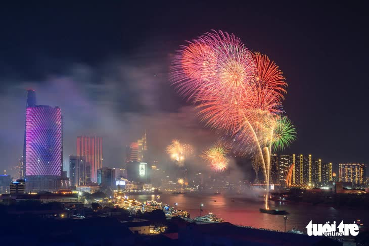 TP.HCM công bố 12 dấu ấn nổi bật năm 2025 - Ảnh 1.