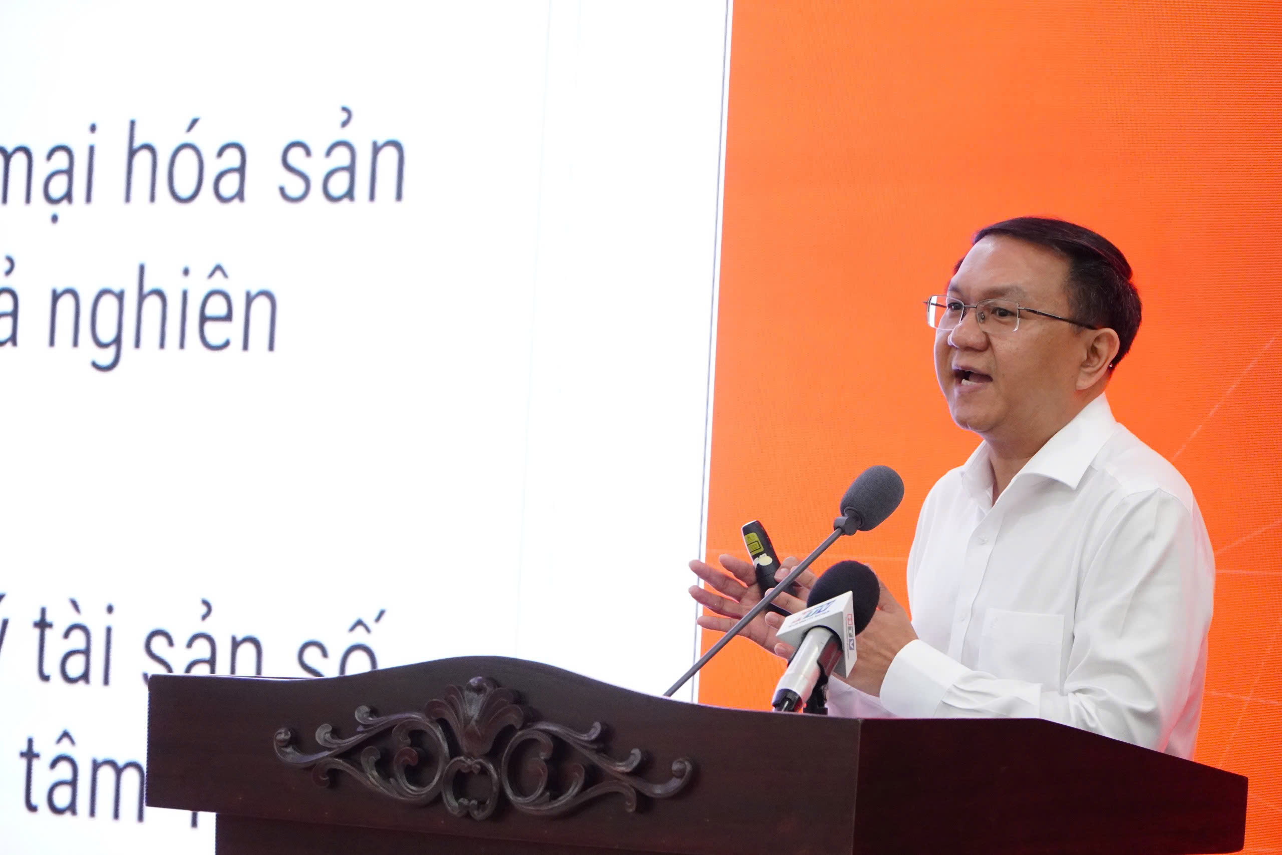 TP.HCM sẽ trang bị ChatGPT cho lãnh đạo thành phố, các xã, phường, đặc khu- Ảnh 2.