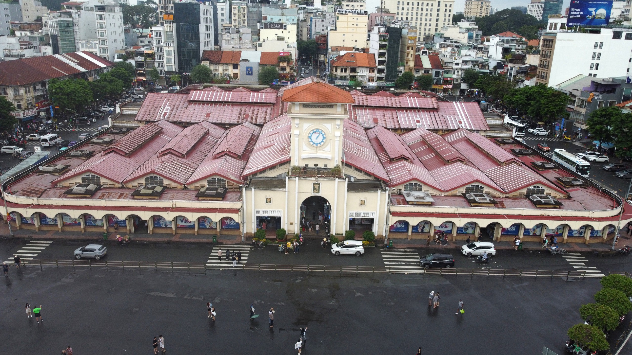 TP.HCM ủng hộ Khang Điền chỉnh trang chợ Bến Thành, đường Nguyễn Huệ, Đồng Khởi trước Tết - Ảnh 1.