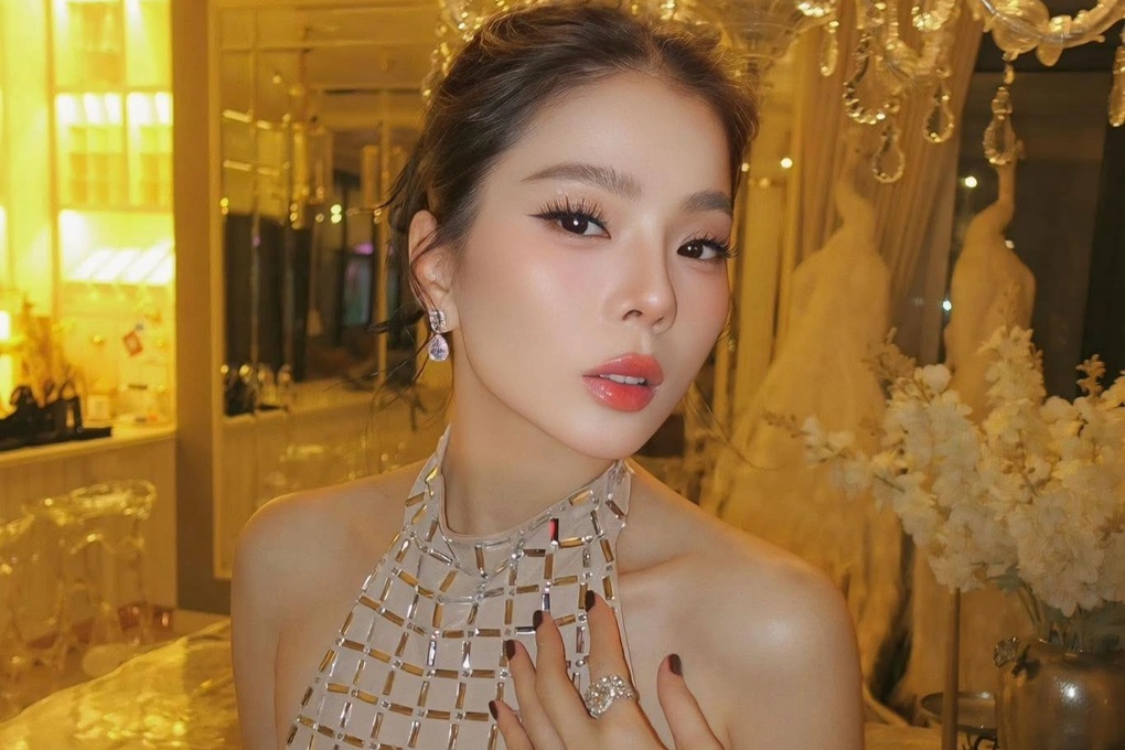 Tài khoản của Lệ Quyên phát ngôn văng tục, đốp chát với khán giả gây sốc - 3