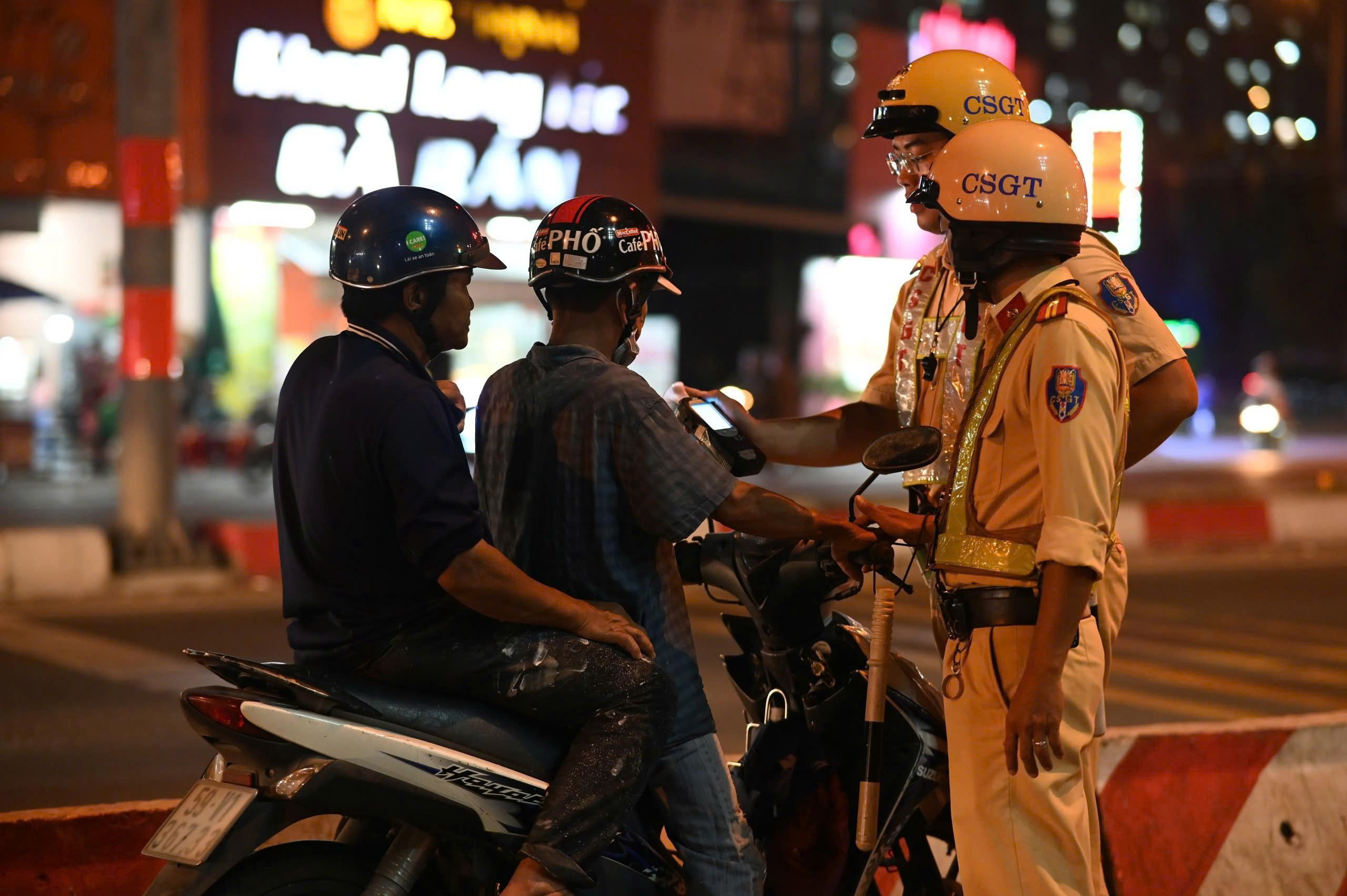 Tai nạn giao thông vẫn còn nhức nhối - Ảnh 1.