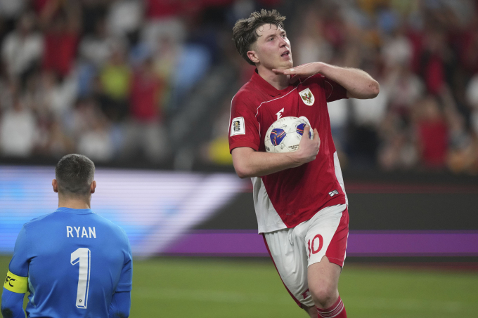 Tiền đạo Indonesia Ole Romeny mừng bàn thắng trong trận thua Australia 1-5 ở lượt bảy bảng C vòng loại ba World Cup 2026 - khu vực châu Á, tại sân Allianz Sydney ngày 20/3/2025. Ảnh: AP