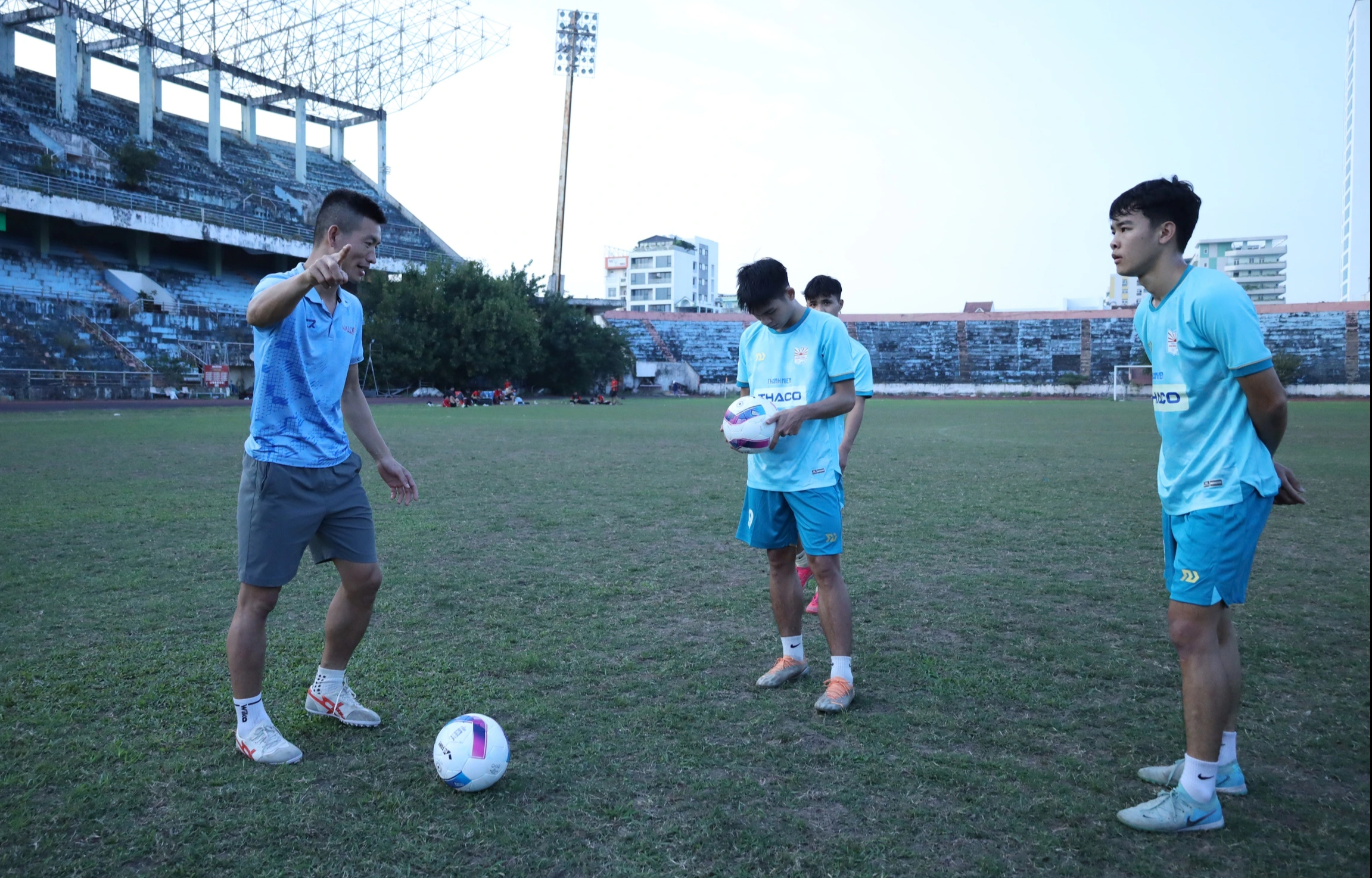 Tân binh Trường CĐ Phương Đông Đà Nẵng không ngại áp lực, sẵn sàng cống hiến hết mình- Ảnh 2.