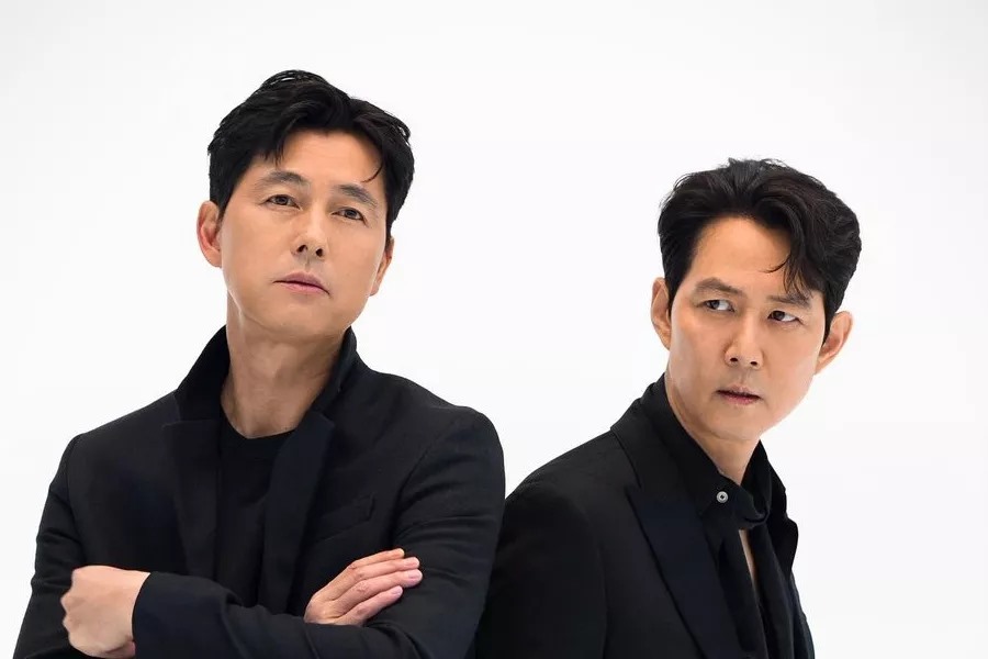 Tang lễ nam diễn viên quốc dân vừa qua đời: Lee Jung Jae - Jung Woo Sung khiêng linh cữu- Ảnh 2. Tang lễ nam diễn viên quốc dân vừa qua đời: Lee Jung Jae - Jung Woo Sung khiêng linh cữu- Ảnh 2.