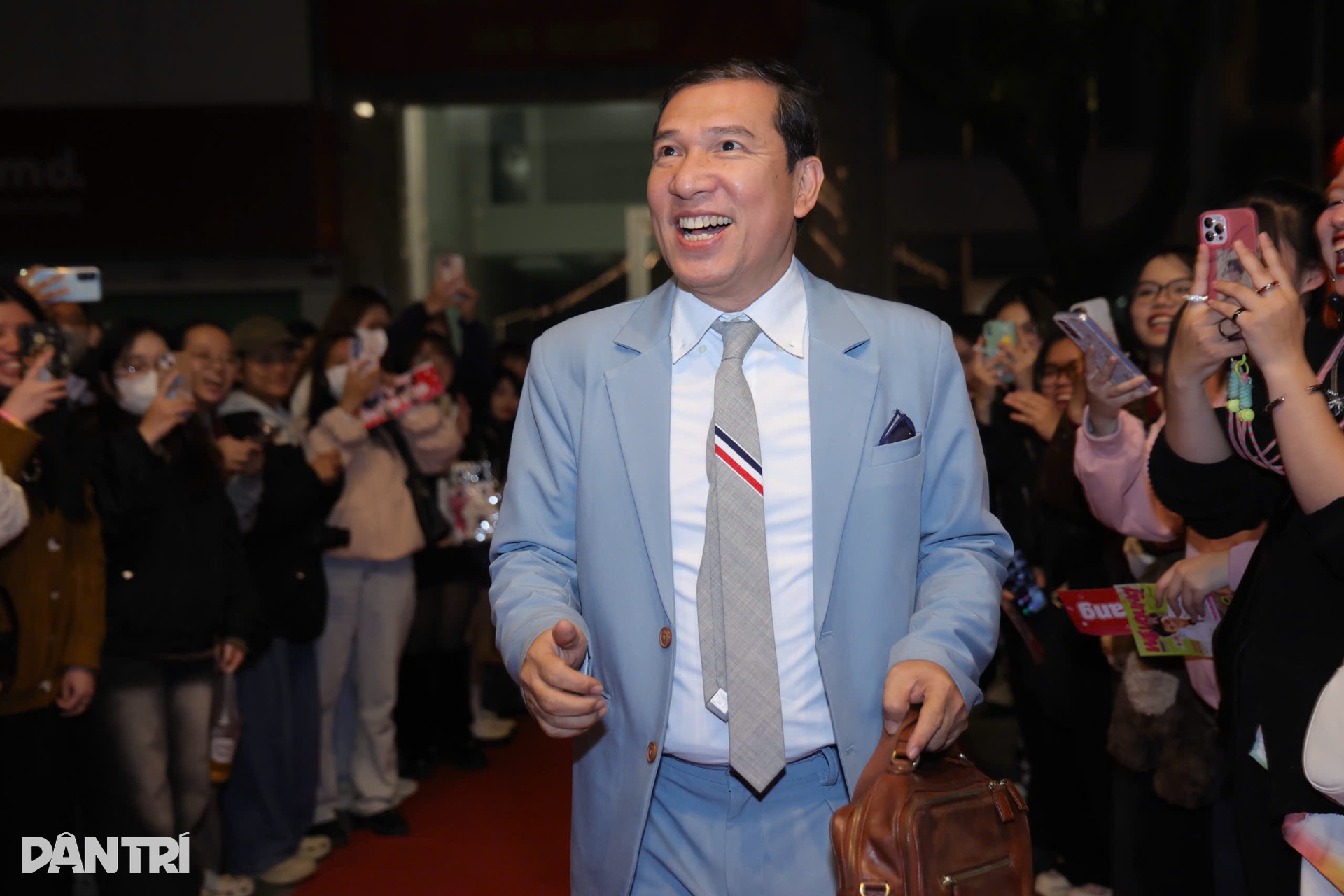 Táo Quang Thắng và dàn sao đổ bộ thảm đỏ Cánh diều 2025 - 1