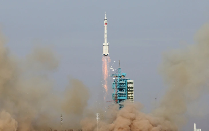 Tàu Thần Châu 20 thành công trở về Trái Đất sau 270 ngày sau sự cố hiếm trong không gian - Ảnh 2.