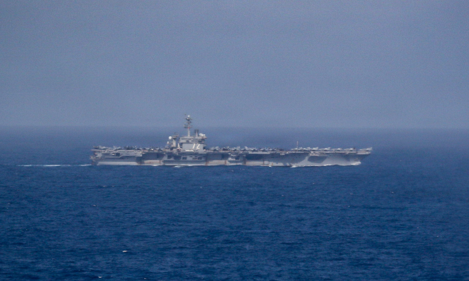 Tàu sân bay USS Abraham Lincoln tại Biển Đông hôm 10/1. Ảnh: US Navy