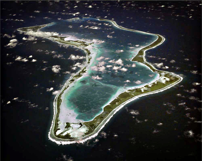 Diego Garcia, hòn đảo thuộc quần đảo Chagos và là nơi đặt căn cứ không quân chiến lược của Mỹ và Anh ở Ấn Độ Dương trong ảnh chụp năm 2013. Ảnh: Reuters