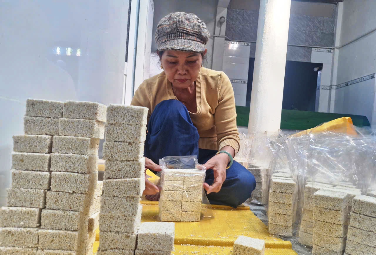 Tết về với bánh nổ Tân Thọ- Ảnh 1.