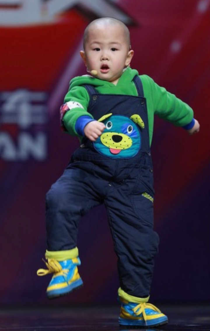 Thần đồng Trung Quốc kiếm tiền tỷ từ lúc 3 tuổi nhờ tài năng nhảy giờ ra sao?- Ảnh 1.