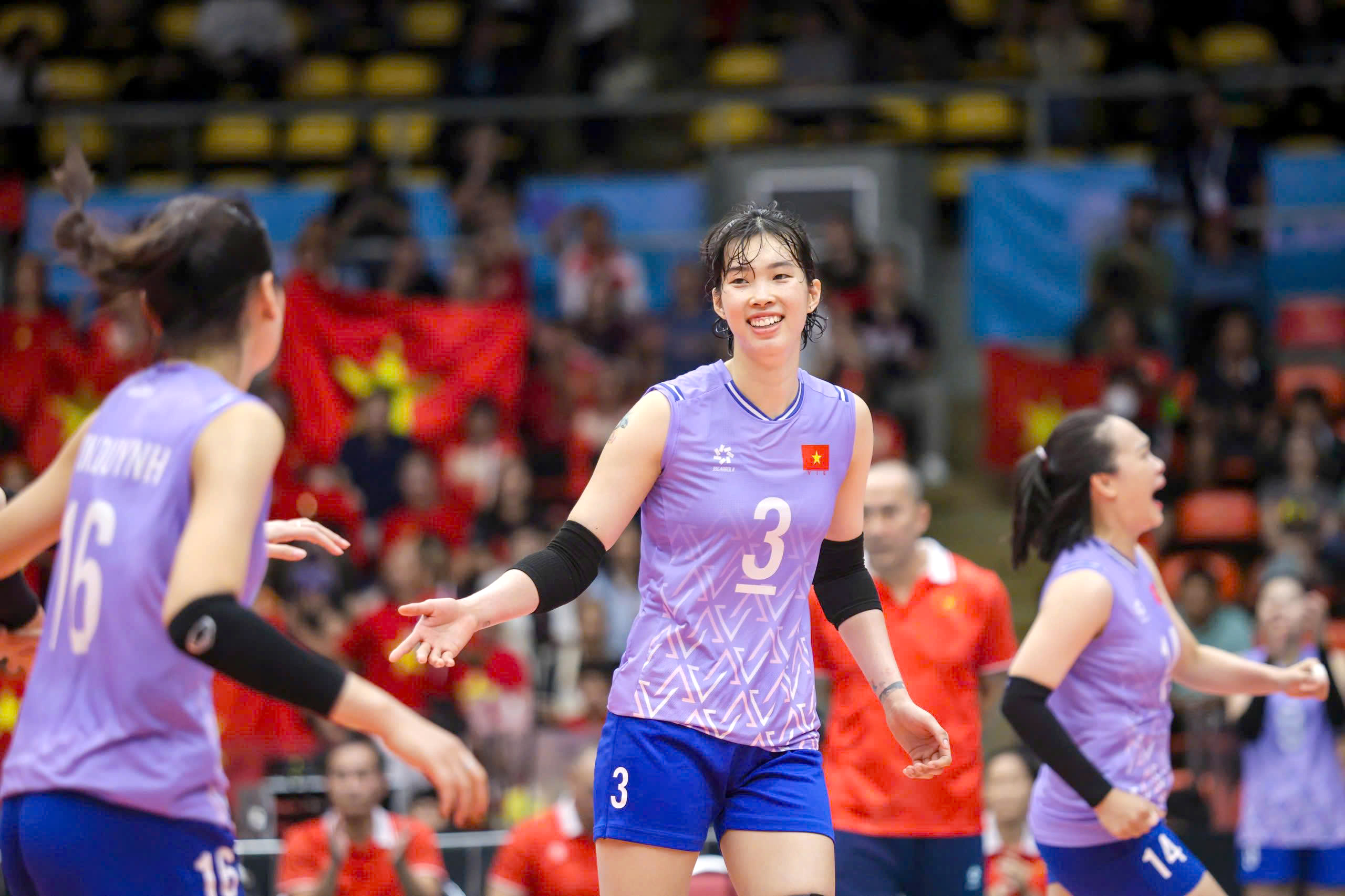 Thanh Thúy chinh phục đỉnh cao- Ảnh 1.