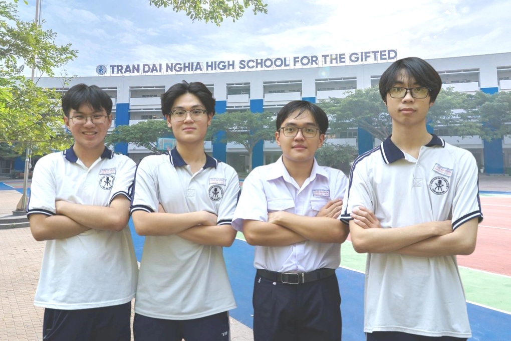 Thành tích hiếm có của 4 nam sinh đạt giải nhất học sinh giỏi quốc gia - 1