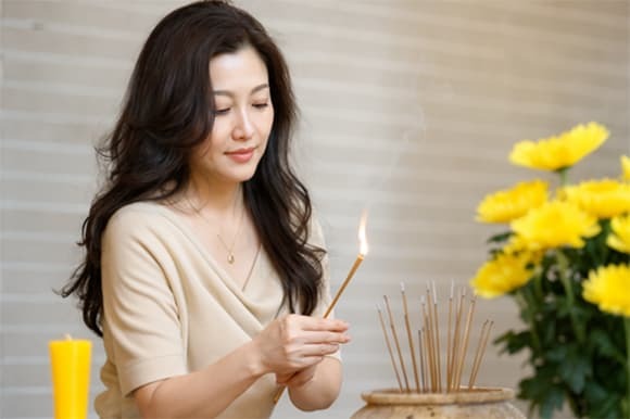 Thắp hương mỗi ngày là tốt hay xấu?- Ảnh 1.