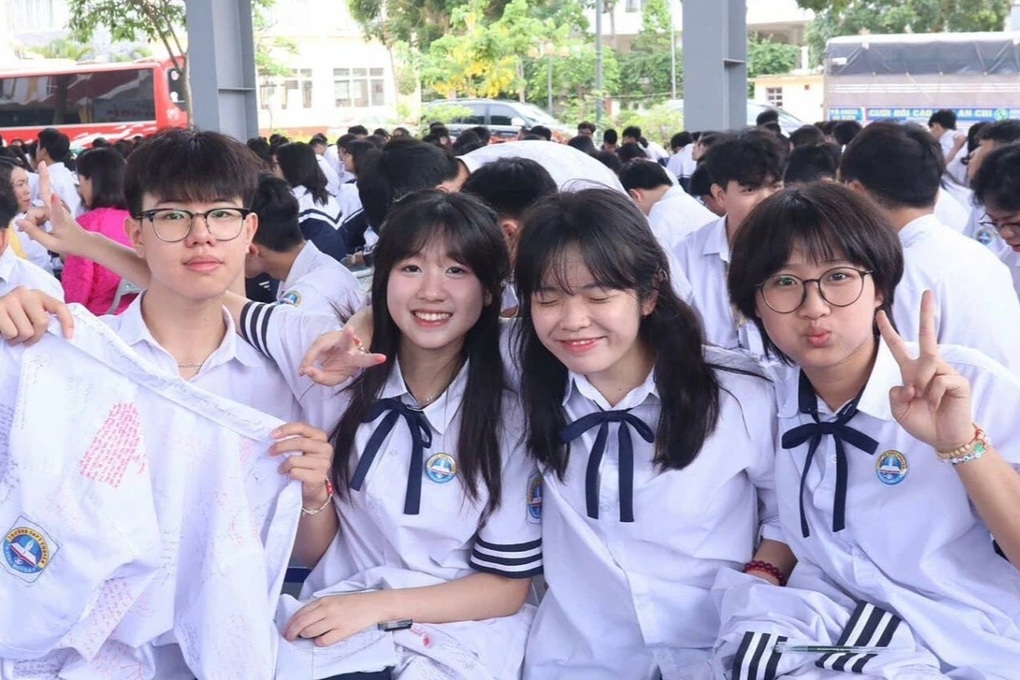 Thi kiến thức 8 môn để vào lớp 10: Gần 6.000 bạn đọc không đồng ý - 1