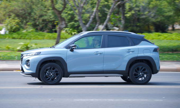 Suuzki Fronx, một mẫu xe nhập Indonesia lăn bánh ở Việt Nam. Ảnh: Phạm Trung