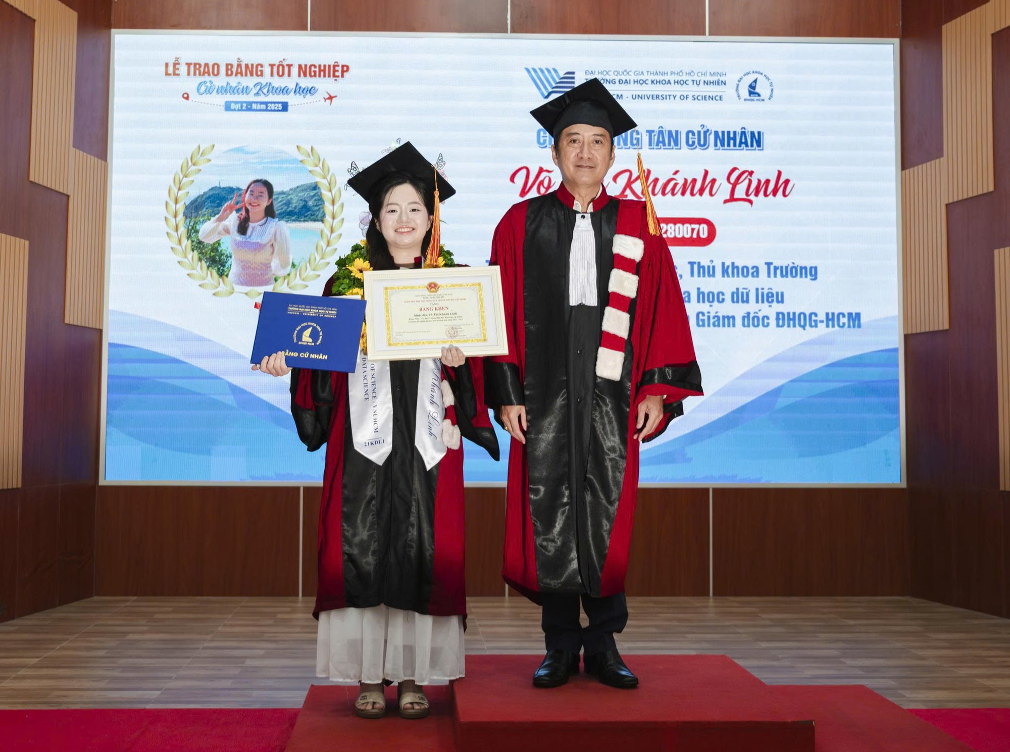 Thủ khoa tiết lộ bí quyết học tập và mẹo săn học bổng cực xịn - Ảnh 1.