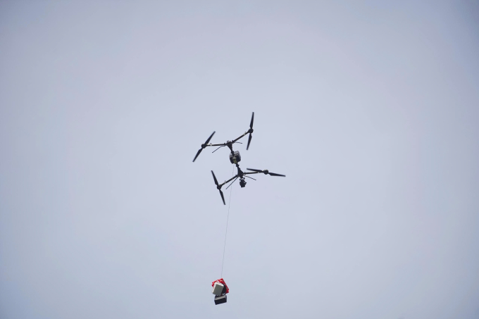 TP HCM thử nghiệm giao hàng bằng thiết bị bay không người lái ngày 5/1 tại Khu công nghệ cao. Ảnh: An Phương