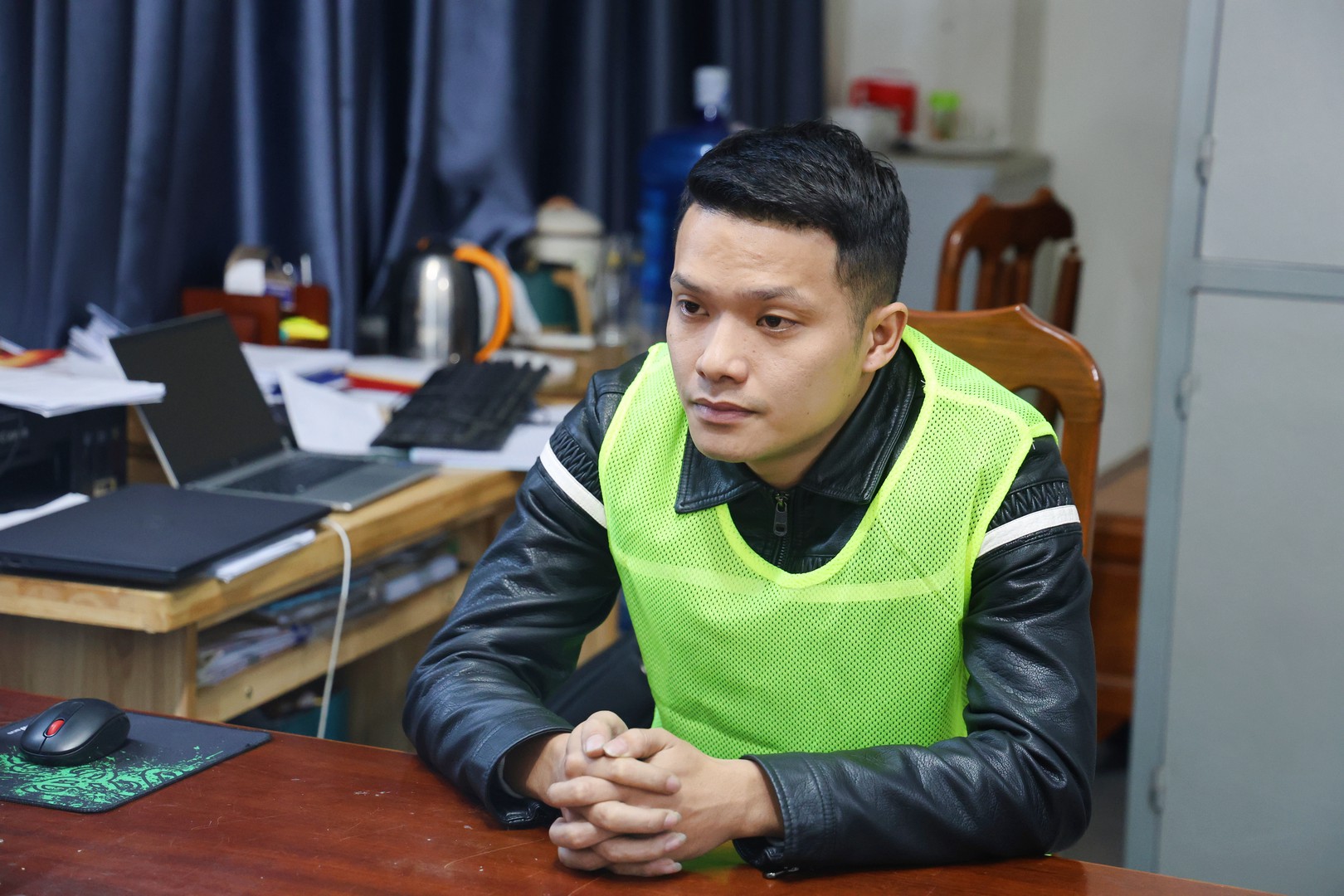 Bóc gỡ “ông trùm” đường dây lừa đảo 50 tỷ đồng: Thu thập đời tư,thói quen sinh hoạt, thao túng Facebook nạn nhân để giăng bẫy- Ảnh 1.