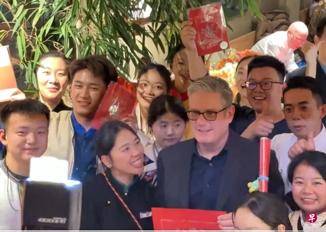 Thủ tướng Anh chọn món Vân Nam ngay khi tới Trung Quốc