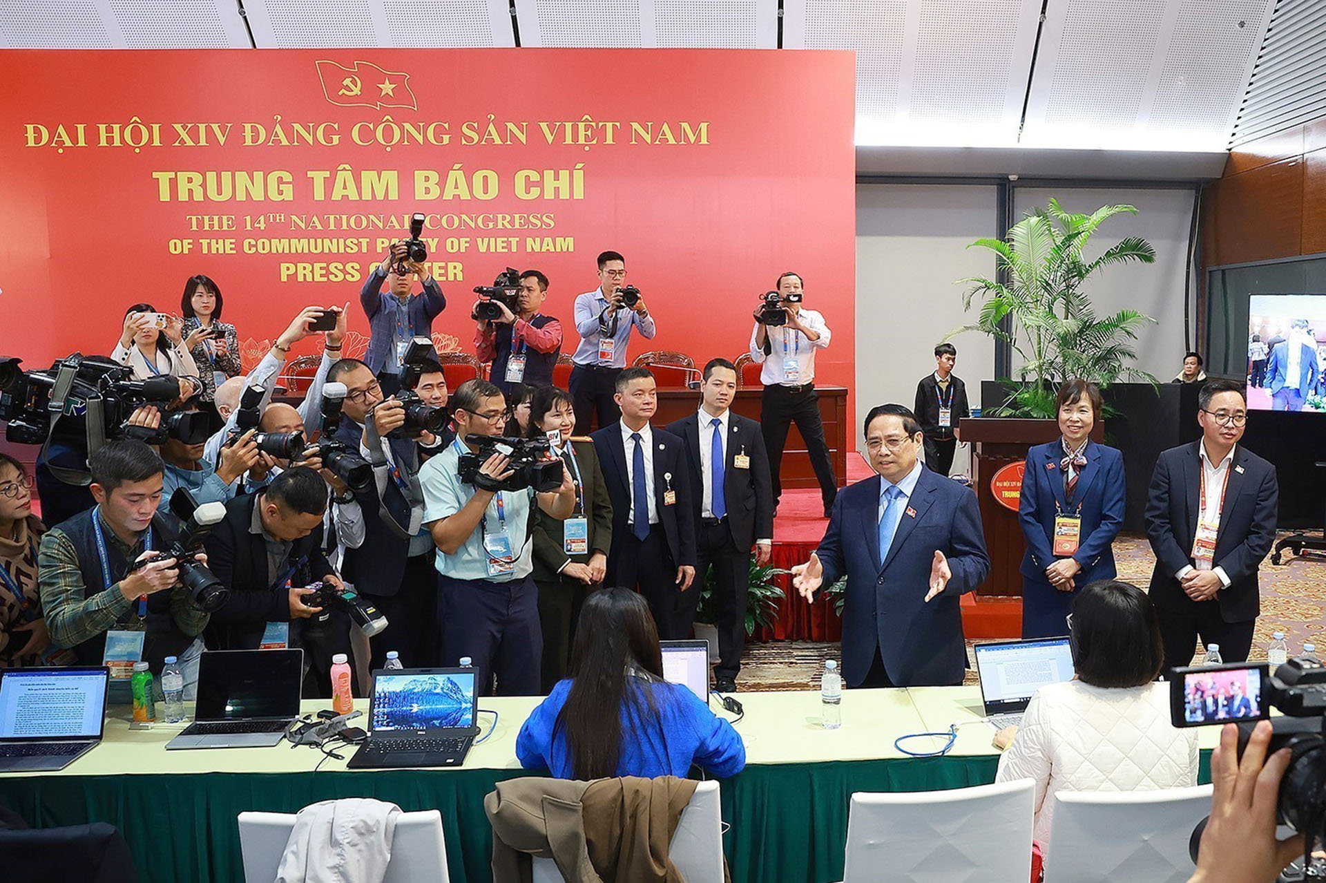 Thủ tướng: Tập trung thông tin về những nội dung chính, những điểm mới của Đại hội - Ảnh 1.