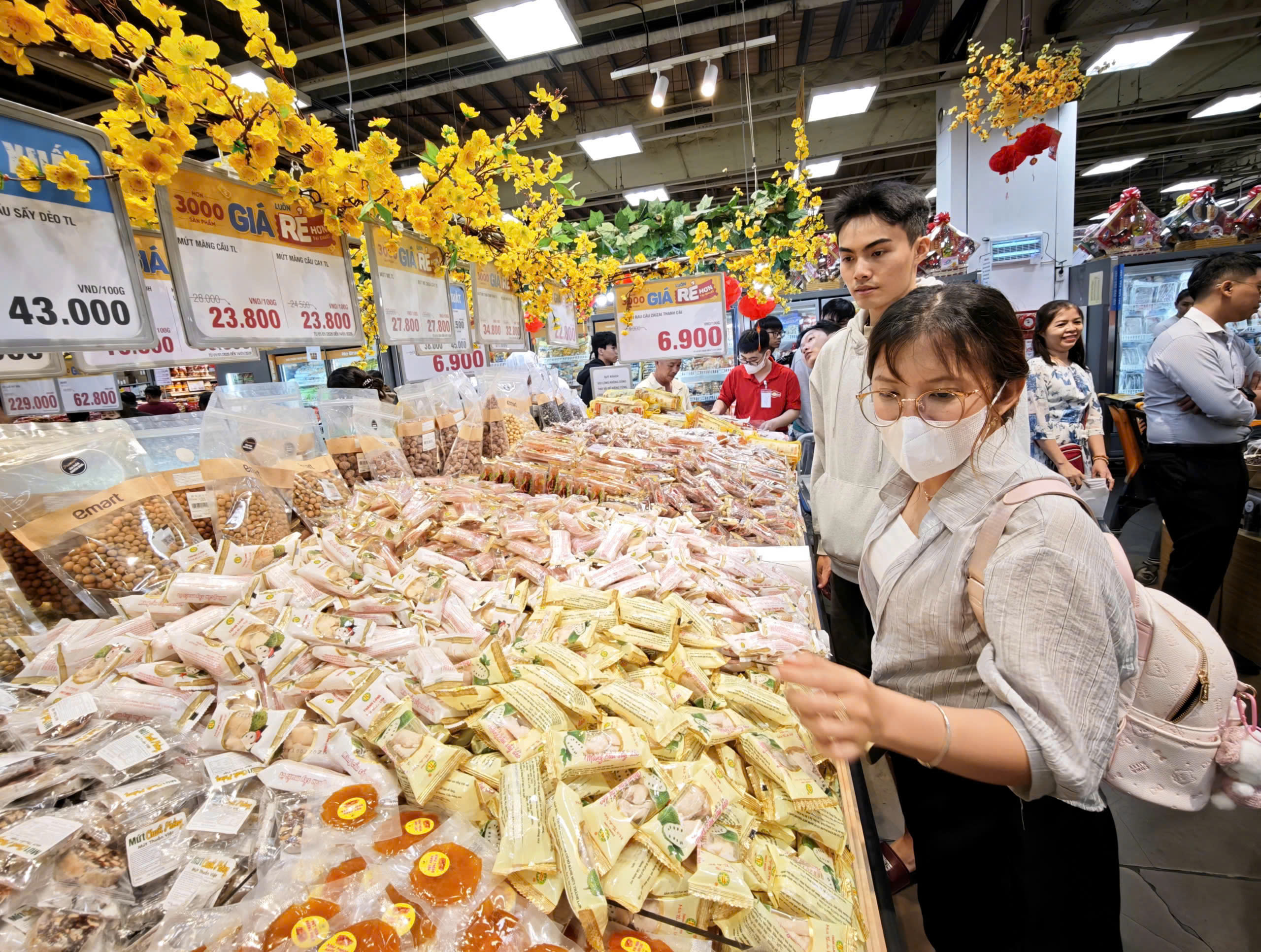 Thưởng tết nhiều hơn nhờ giảm thuế- Ảnh 1. Thưởng tết nhiều hơn nhờ giảm thuế- Ảnh 1.