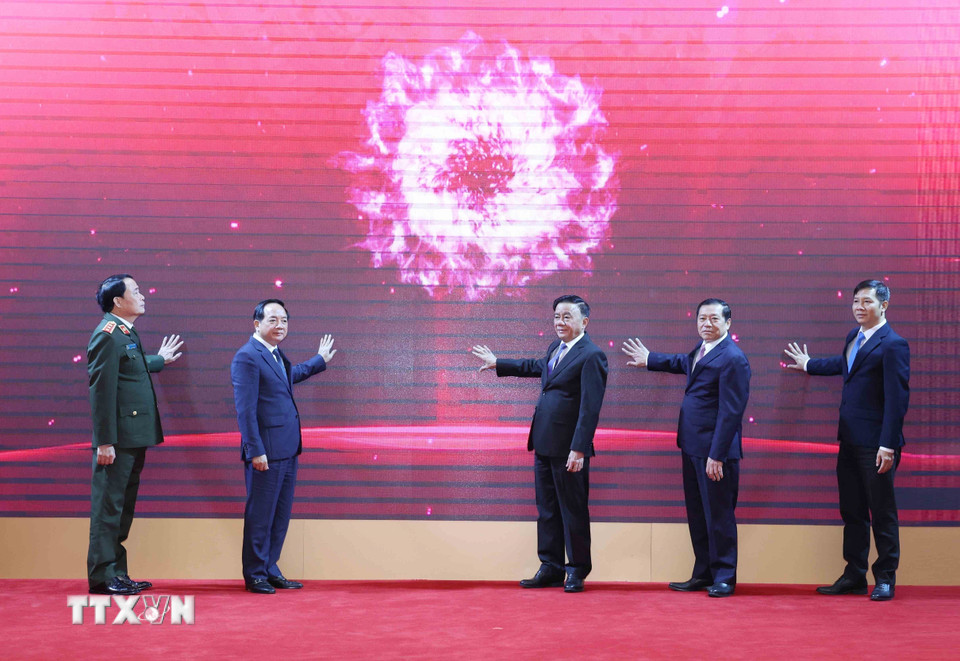 Thường trực Ban Bí thư Trần Cẩm Tú dự Lễ ra mắt Ứng dụng di động Tuyên giáo và Dân vận - Ảnh 1.