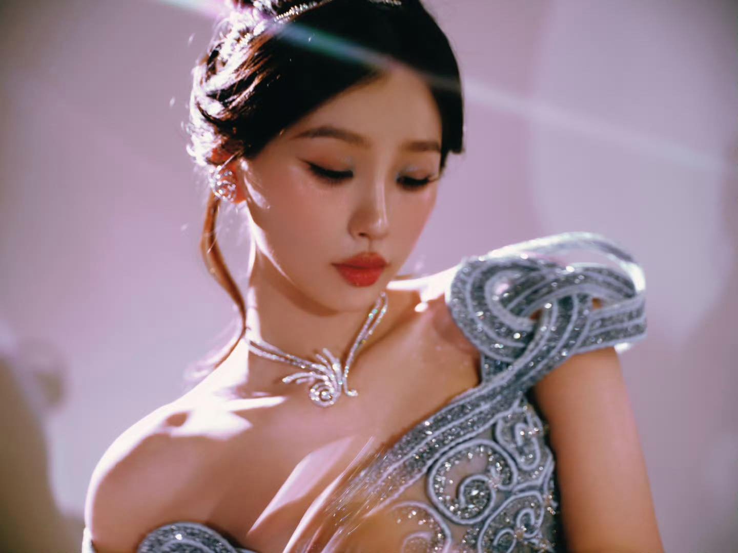 Những vụ sụp đổ hình tượng chấn động: “Tiểu thư” showbiz lộ bản chất, dồn ép đồng nghiệp đến bước đường cùng- Ảnh 1. Những vụ sụp đổ hình tượng chấn động: “Tiểu thư” showbiz lộ bản chất, dồn ép đồng nghiệp đến bước đường cùng- Ảnh 1.