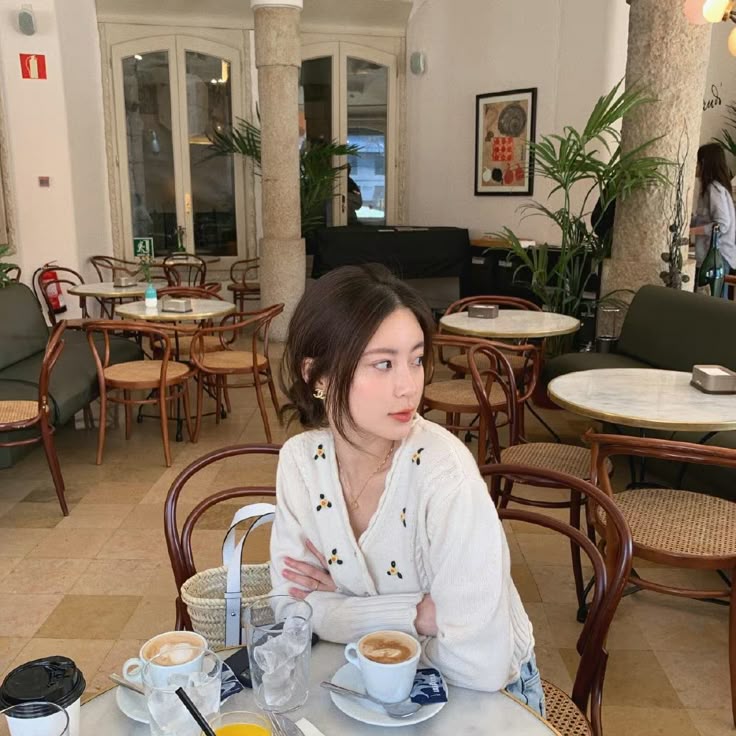 Cách nhanh nhất để nghèo đi từng ngày: Tiêu tiền theo kiểu này!- Ảnh 1.