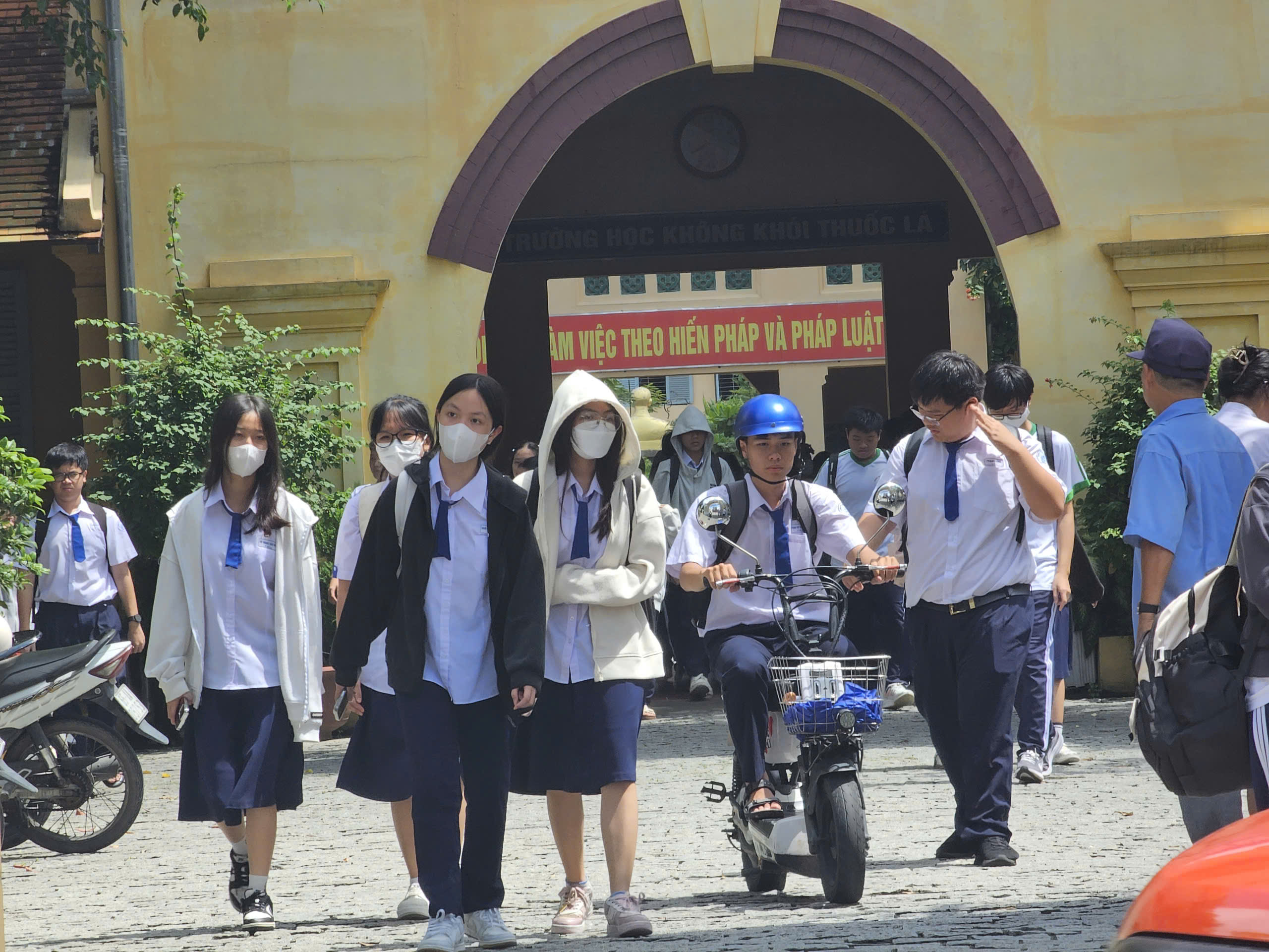 dạy học - Ảnh 1.