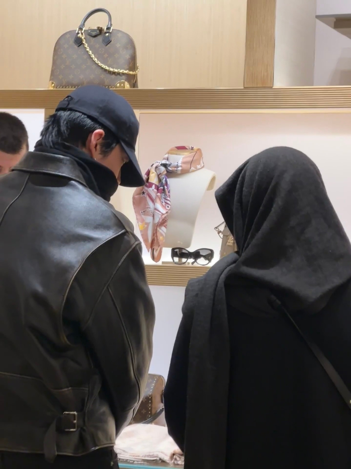 Tóm gọn Shin Min Ah - Kim Woo Bin hẹn hò sang chảnh sau đám cưới, nữ diễn viên vừa xoay người lại khiến công chúng câm nín tại chỗ- Ảnh 2.