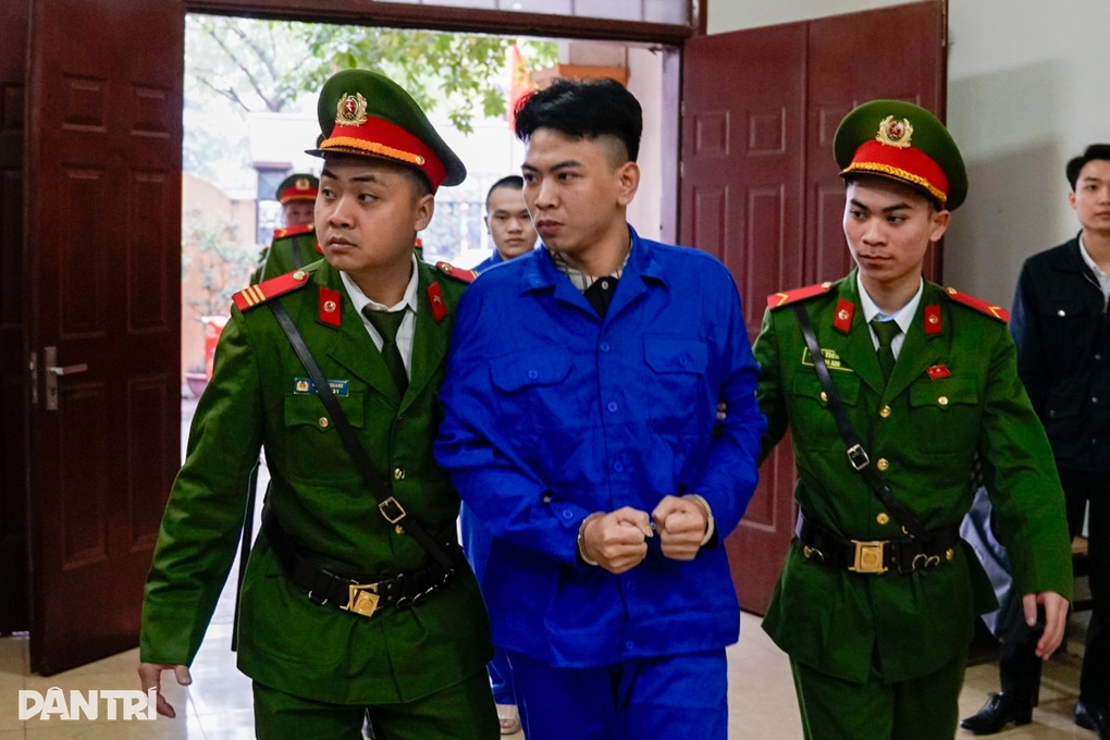 Tổng tài liên tục nôn ói, không thừa nhận chỉ đạo đánh người - 1