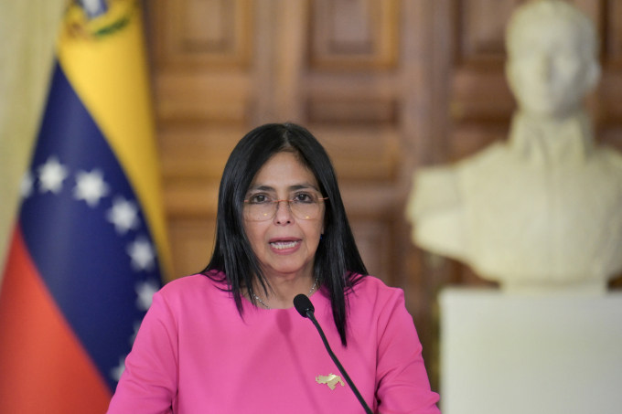 Phó tổng thống Venezuela Delcy Rodriguez tại cuộc họp báo ở thủ đô Caracas ngày 11/8/2025. Ảnh: AFP